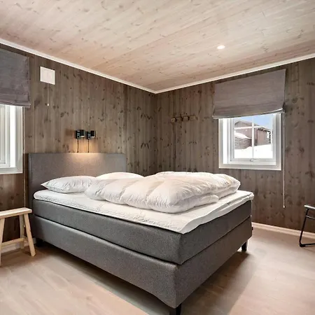 Splitter Ny Hytte Naer Sentrum! Holiday home