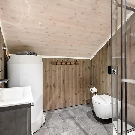 Splitter Ny Hytte Naer Sentrum! Holiday home *